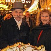 Drehorgelspieler mit einem Herz für Kinder