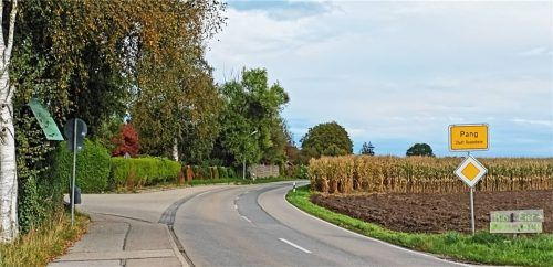 An der Kreuzung Unterkaltbrunner Straße/Am Wasen hat sich im September ein schwerer Unfall ereignet. Jetzt reagiert die Stadt. Foto Martin Aerzbäck