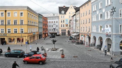 Auf dem Ludwigsplatz fand im Mai eine brutale Messerattacke statt, bei der ein heute 36-Jähriger schwer verletzt wurde.Foto Schlecker