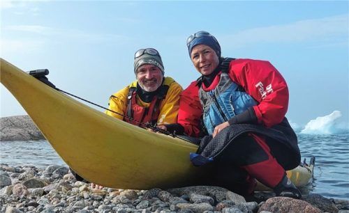Blaues Grönland: Ingrid und Björn Klaassen und ihre Kajaks Foto re