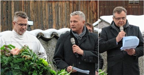 Bürgermeister Richard Richter (linkes Bild, rechts) würdigte die Verdienste des langjährigen Kommunalpolitikers. Gemeindereferent Markus Stein (links) hielt den Trauergottesdienst. Hubert Dandl (rechtes Bild) erinnerte im Namen der „RKB Solidarität“ Bruckmühl an den Sportler, Trainer, Meistermacher und Menschen.
