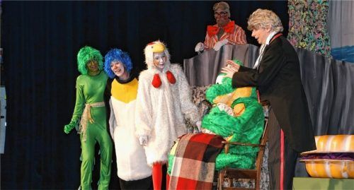 Das Ensemble begeisterte seine Zuschauer mit einer überzeugenden Leistung. Foto Schlecker