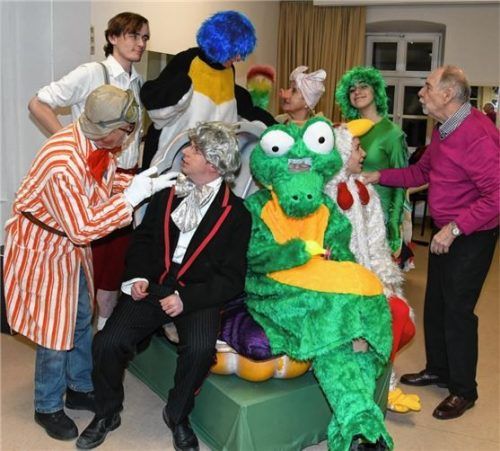 Das Theater Rosenheim probt für das Stück „Urmel aus dem Eis“ von Max Kruse. Foto Peter Schlecker