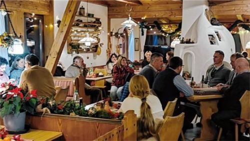 Der Adventsabend für Geflüchtete aus der Ukraine war ein voller Erfolg. Foto Reischl-Zehentbauer