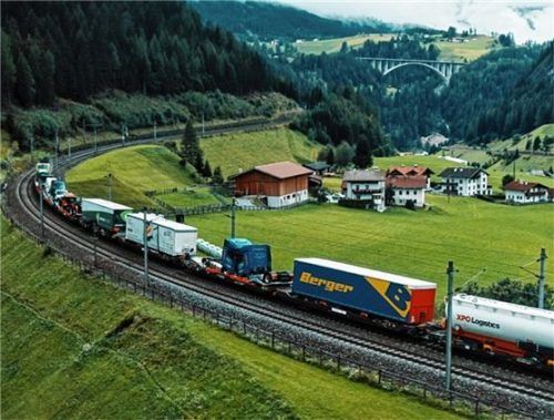Der Brenner-Korridor ist einer der wichtigsten Übergänge über die Alpen, viele Güter- und Handelsströme verlaufen zwischen Bayern, Tirol und Südtirol.Foto lkz prien