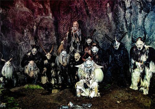 Die „Kramperl“ des Inntal Pass Raubling wollen den Brauch mit ihren Auftritten erhalten. Foto Re