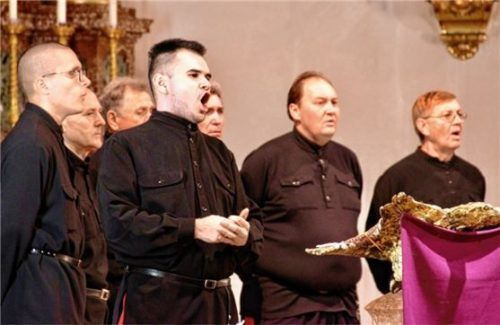 Die Solostimme von Illia Manchuk (Zweiter von links) des Don Kosaken Chores zog die Zuhörer restlos in den Bann. Fotos schmidt