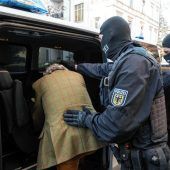 Mit Kanonen auf Reichsbürger-Spatzen?