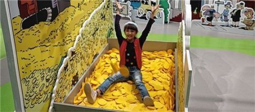 Ein Bad im Geldspeicher wie bei Dagobert Duck genießen Kinder im Erika-Fuchs-Haus.