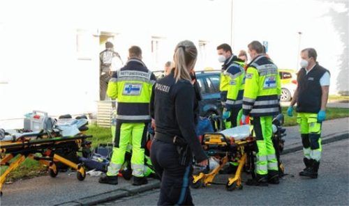 Ein Großaufgebot an Rettungskräften versorgte die Verletzten vor Ort.