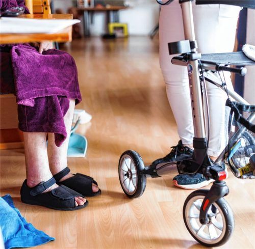 In der Region fehlen nicht nur Pflegekräfte, sondern auch freie Pflegeplätze. Foto Ditfurth