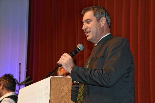 Ministerpräsident Dr. Markus Söder hat engagierte Bürger aus allen gesellschaftlichen Bereichen zu einem Bezirksempfang ins Ballhaus Rosenheim eingeladen. Fotos  Schlecker