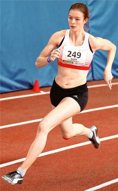 Miriam Kauer vom TSV 1860 Rosenheim siegte in Fürth über 200 Meter der Frauen.Foto Ludwig Stuffer