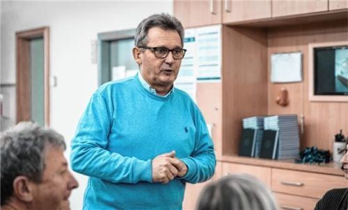 Obermeister Peter Moser bedauert, dass ein Großteil der Schüler weder eine Praktikumsstelle, noch einen Lehrvertrag habe. Foto felder group