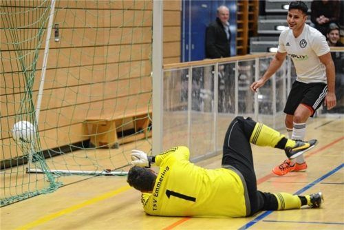 Rückkehr an einen Lieblingsplatz: Danijel Majdancevic zauberte in der Gabor-Halle bislang im Trikot des TSV 1860 Rosenheim. Nun tritt er als Spielertrainer des SB Chiemgau Traunstein beim Hallenfußball-Sparkassenpokal an.Foto Franz Ruprecht