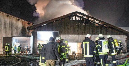 170 Einsatzkräfte waren bei dem großen Brand in Gstadt im Einsatz.Foto Reisner