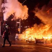 Jung, männlich, oft mit Fluchterfahrung