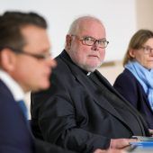 Missbrauch: Kirche baut Hilfen für Opfer aus