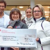 Pflegerbühne spendet an Kinderklinik Rosenheim
