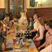 Rekordpreis bei Christbaumversteigerung in Happing
