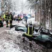 24-Jähriger überschlägt sich mit VW Passat