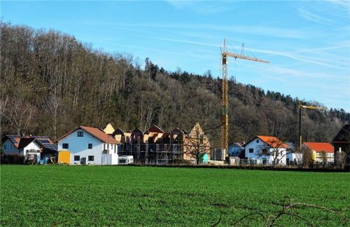 Am Fischerweg entsteht neben Einfamilienhäusern auch eine Einrichtung für betreutes Wohnen sowie eine Tagespflege. Foto Becker