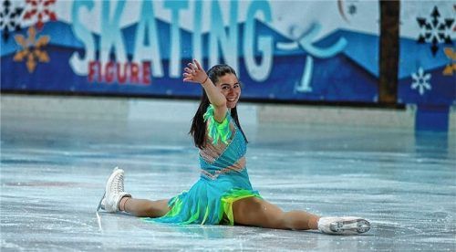 Ariana Ravitch strahlte über die Woche der Makkabi Winter-Games in Ruhpolding genauso wie nach ihrem professionellen Auftritt beim Eistanz.Foto Makkabi Deutschlandz.