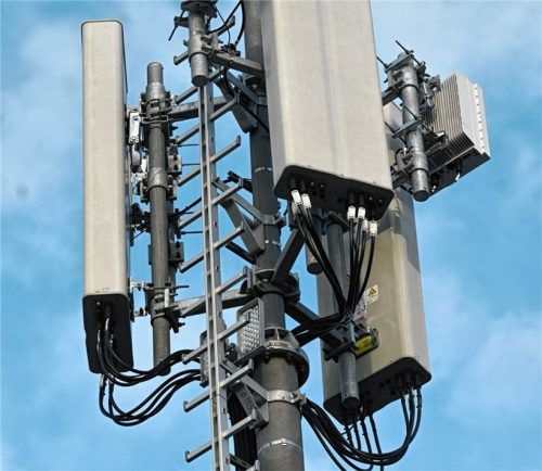 Auf dem Gemeindegebiet Aschau soll es zwei neue Funkmasten geben.Foto dpa