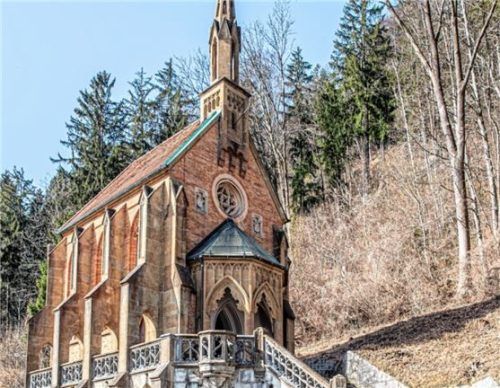 Auf den ersten Blick sieht man der König-Otto-Kapelle nicht an, dass unter anderem ihr Mauerwerk vollständig durchnässt ist.Foto Staatliches Bauamt Rosenheim