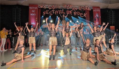 Auftritt der Gastgeber: Der Gardemarsch der Rohrdorfer Faschingsgesellschaft sorgte für langen Beifall. Fotos Kirchner