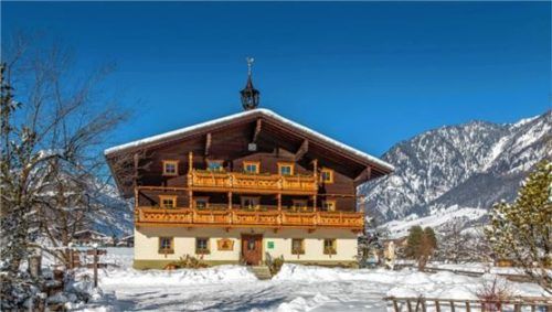 Bei einem Urlaub auf dem Bauernhof kann man die reizvollen Landschaften Österreichs auf die sanfte Art entdecken. Inklusive Wellness und Entspannung. Fotos djd/www.urlaubambauernhof.at