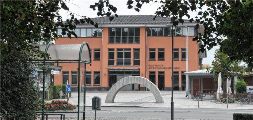Das Rathaus in Schloßberg könnte die erste gemeindeeigene Photovoltaikanlage aufs Dach kriegen. Foto Peter Schlecker