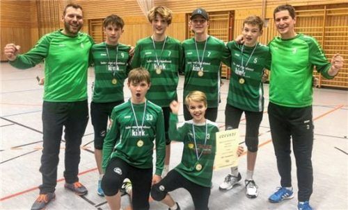 Das siegreiche Team des MTV Rosenheim hinten von links: Günter Ortmeier (TR), Luca Oelsner, Benjamin Bittl, Laurin Duschl, Maxi Ortmeier, Christian Weiß; vorne von links: Philipp Lepers, Johannes Kroll.Foto MTV Rosenheim