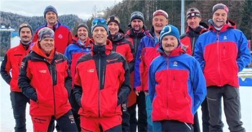 Die Bergwacht beim Dienst in der Chiemgau Arena.Foto bst