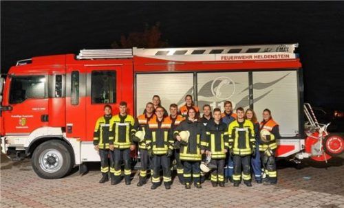 Die Prüfungsteilnehmer der FFW Heldenstein. Foto Klien