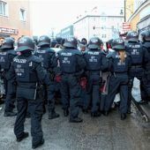 Polizisten bei Demo attackiert