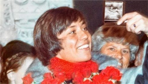 Ein Bild aus vergangenen Tagen: Rosi Mittermaier 1976 beim Empfang in ihrer Heimatgemeinde Reit im Winkl nach den Erfolgen bei den Olympischen Winterspielen in Innsbruck.Foto Berger
