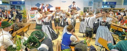 Eindrücke von bisherigen Auftritten der Rosenheimer bei der Grünen Woche in der Bayernhalle auf dem Berliner Messegelände. Foto Hötzelsperger