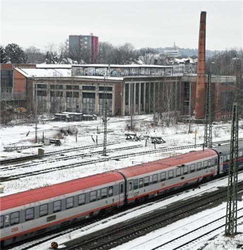 Für das Ausbesserungswerk der Deutschen Bahn gibt es viele Pläne, spruchreif ist davon noch keiner. Foto Schlecker