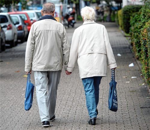Johann und Wilhelmine Oltean verbringen – ähnlich wie das Paar in unserem Symbolbild – nahezu jede freie Minute miteinander. Foto Soeren Stache
