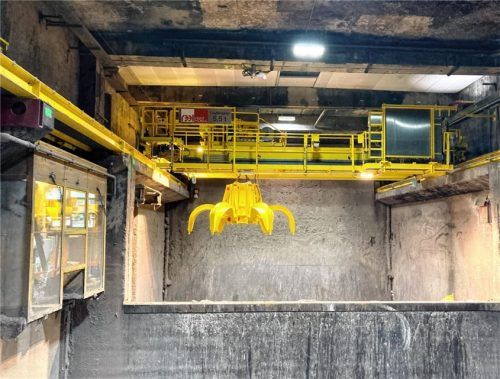 Pro Jahr verwandelt das Müllheizkraftwerk der Stadtwerke 65000 Tonnen Müll in Strom und Wärme. Ab 2024 werden die CO2-Emissionen besteuert. Foto Stadtwerke Rosenheim