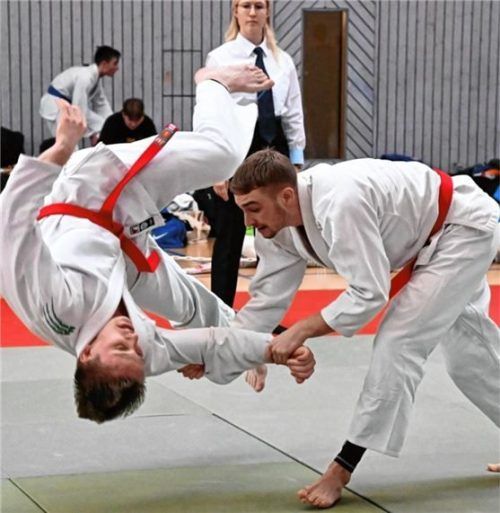 Spannende Kämpfe gab es bei der bayerischen Meisterschaft im Ju-Jutsu.Foto privat