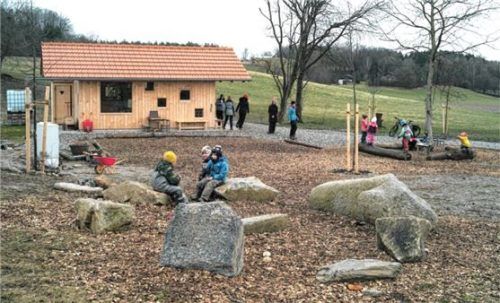 Viel Platz und frische Luft genießen die Kinder auf demGelände.