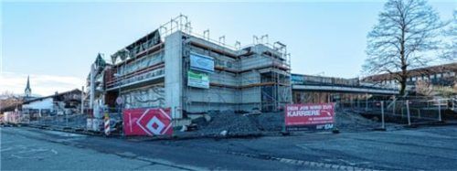 Voll im Zeitplan ist der Neubau an der Otfried-Preußler-Schule: Er wird rechtzeitig zum neuen Schuljahr fertiggestellt sein.