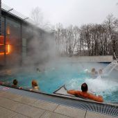 Saunen und Bäder heizen wieder ein