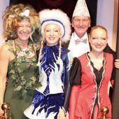 Eine ganze Familie im Feier-Fieber