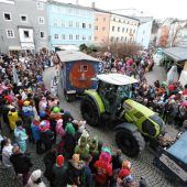 Narren trotzen regnerischem Faschingssonntag
