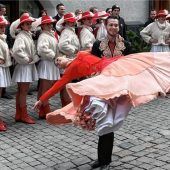 Hoher Besuch beim OVB: Die Faschingsgilde Rosenheim verzaubert die Hafnerstraße