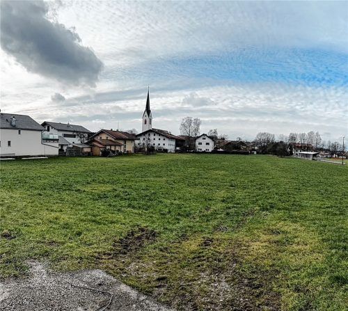 Am nordöstlichen Ortseingang wird bald kräftig gebaut. Mammutprojekt ist das neue Haus für Kinder mit integrierter Vereinsetage. Darüber hinaus ergeben sich Möglichkeiten für weitere Wohnbauprojekte. Fotos auer
