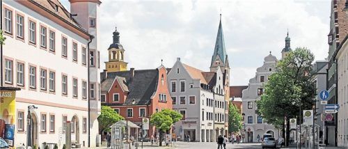 Auch in der begehrten oberbayerischen Großstadt Ingolstadt sinken die Immobilienpreise. Foto IMAGO/Imagebroker